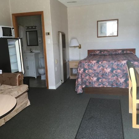 Winkys Motel Estevan Zewnętrze zdjęcie