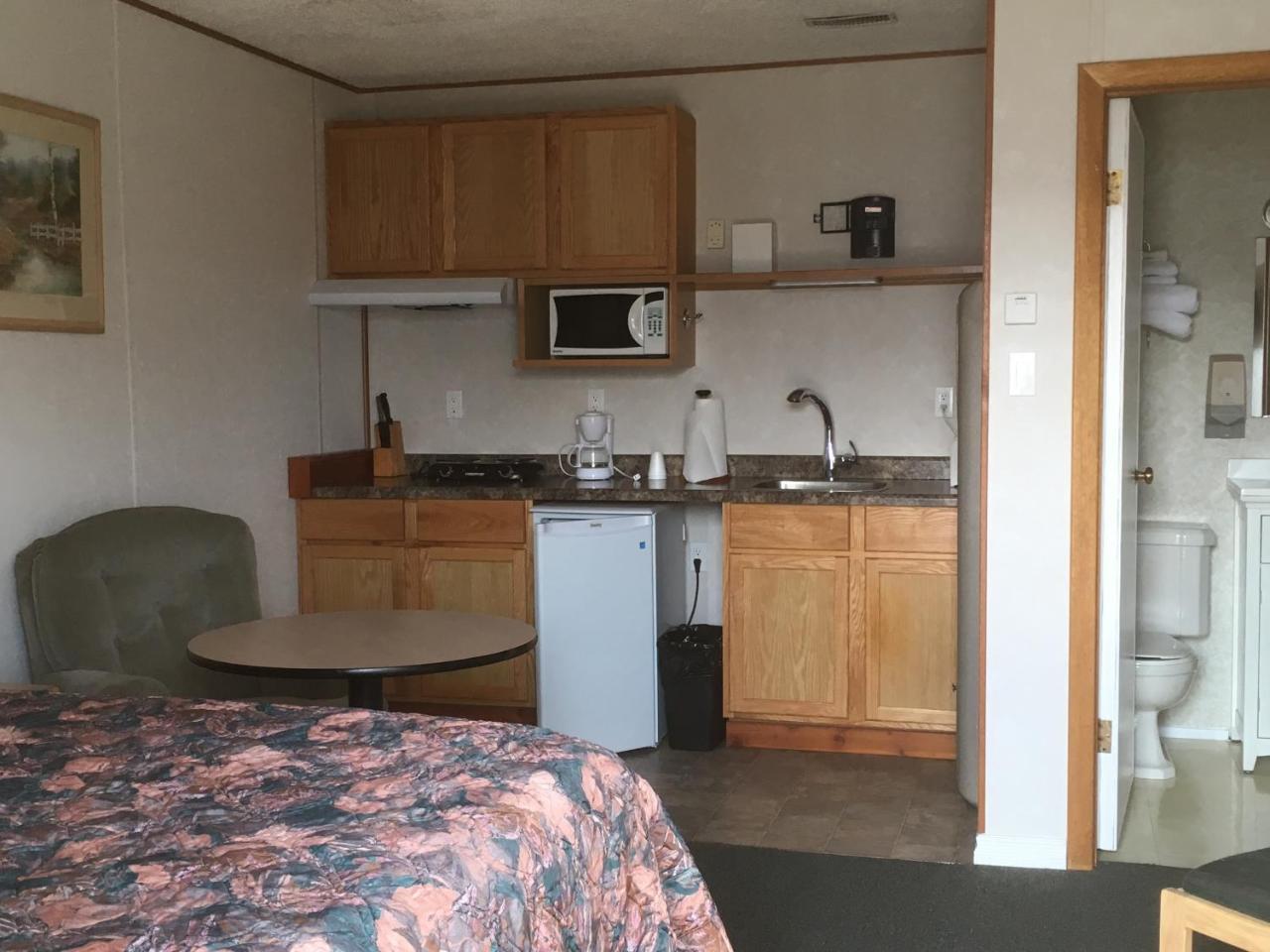Winkys Motel Estevan Zewnętrze zdjęcie